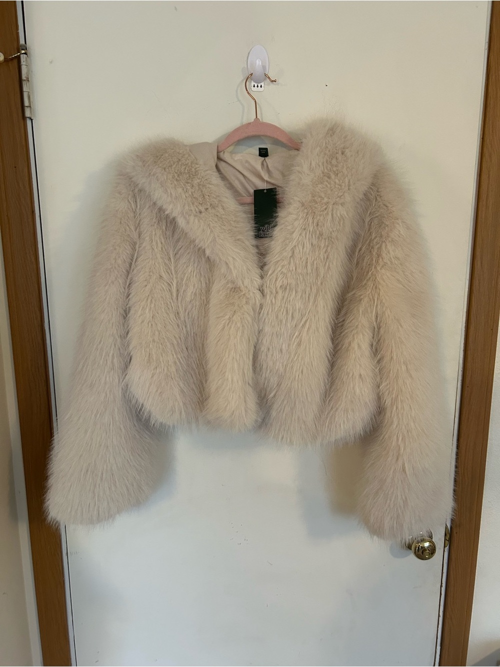 NWT Wild Fable Medium Plush Faux Fur Cropped Jacket - Cream